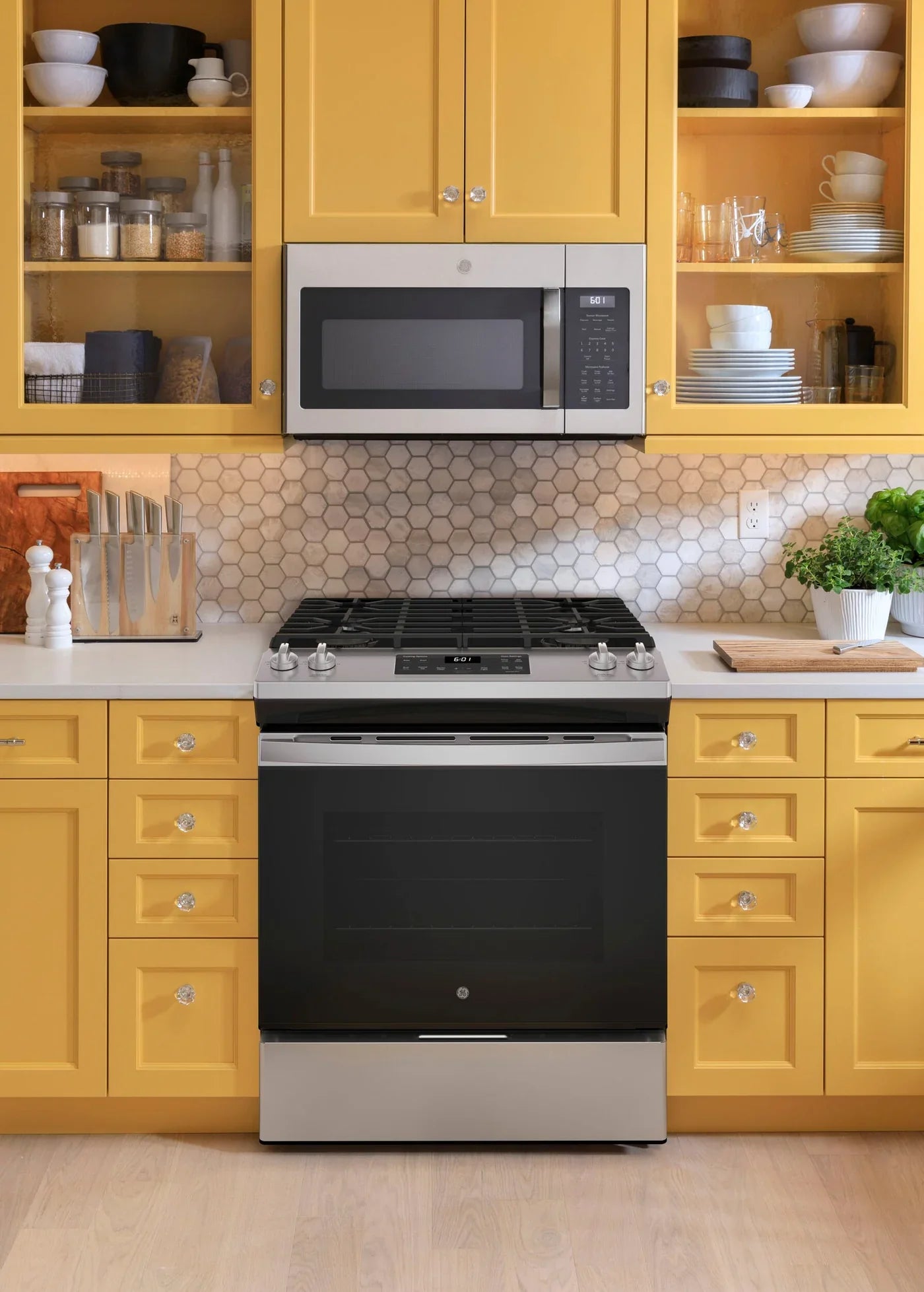 GE Ranges 30" Stainless Steel JCGSS61SPSS - Appliance Bazaar