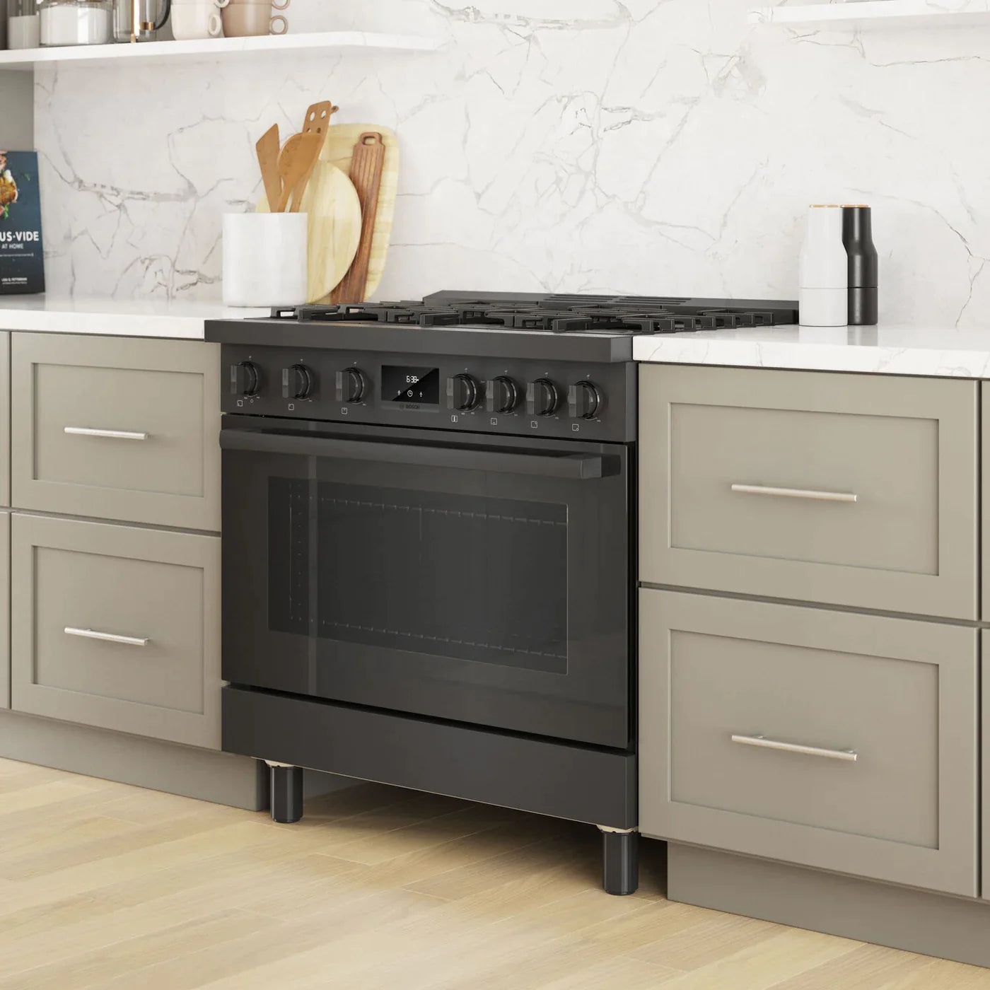 Bosch Ranges 36" Black Stainless Steel HGS8645UC - Appliance Bazaar